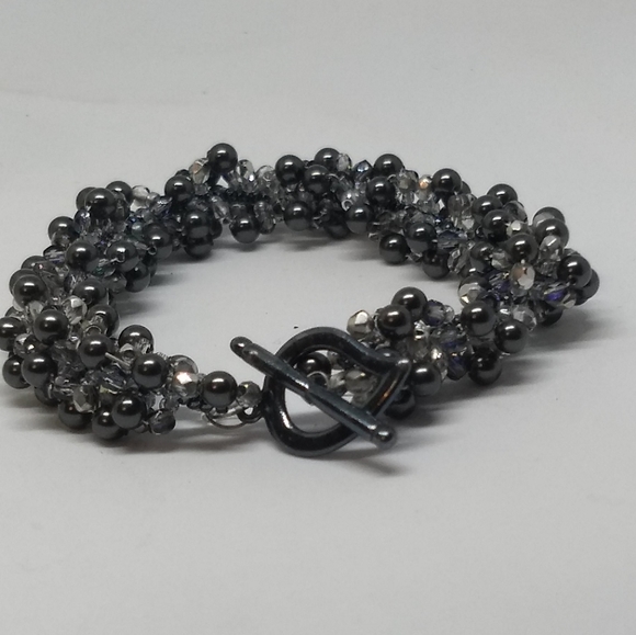 🌷‼️5/$20 Iridescent Black & Clear Seed Bead Cluster 7" Bracelet Toggle Heart - Picture 12 of 12